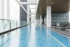 Sky Pool,Wi-Fi,Netflix, BTS Phromphong Station